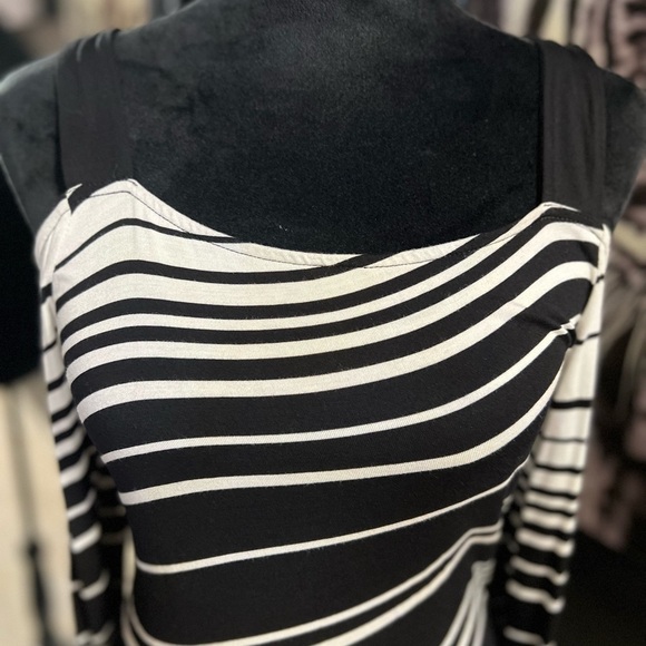 🖤🤍LIKE NEW INC INTERNATIONAL CONCEPTS BLACK AND WHITE STRIPED BLOUSE SZ M🤍🖤 - Picture 5 of 6